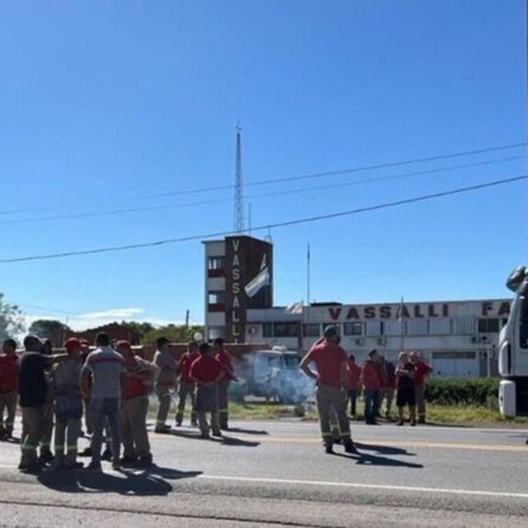 Imagen de Conflicto en Vassalli: trabajadores retoman las protestas tras denunciar incumplimientos de la empresa