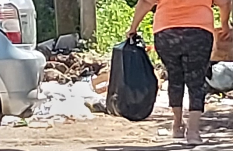 Imagen de Reclamo vecinal por basura y malos olores en calle Alvarado frente al Vivero Municipal