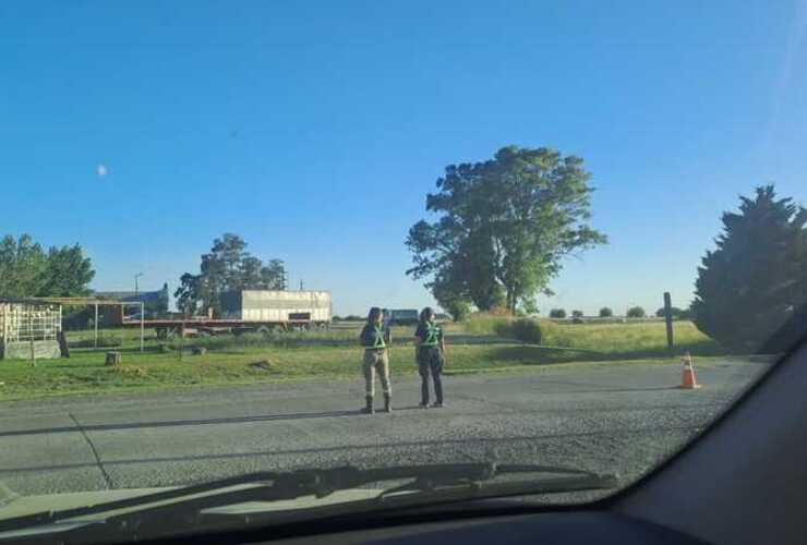 Personal de Control Urbano en el acceso autopista.