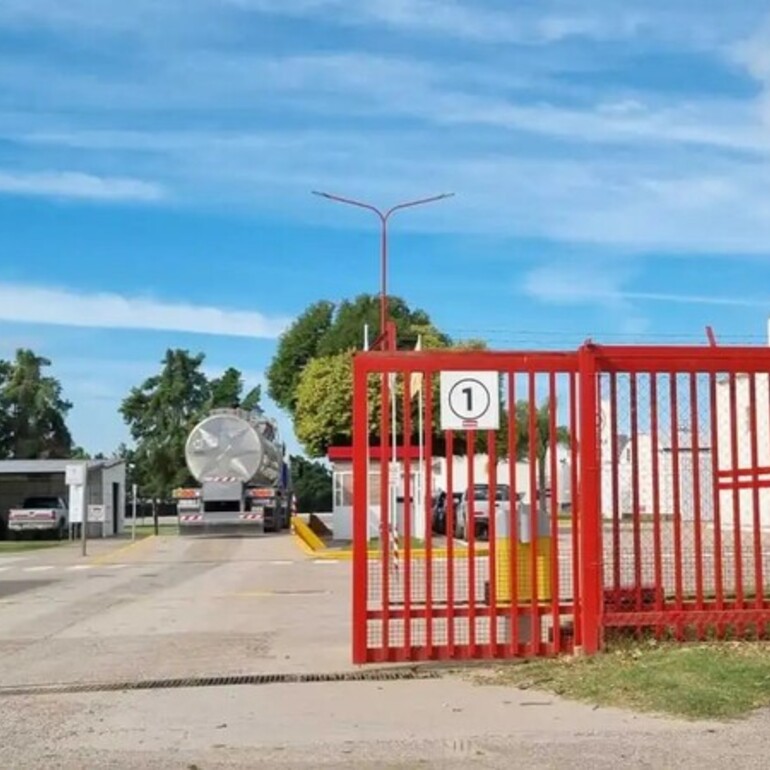Imagen de Crisis terminal en L&aacute;cteos Ver&oacute;nica: plantas paralizadas y un futuro incierto para cientos de familias