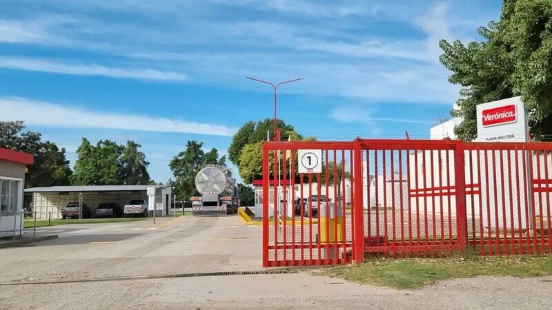 Imagen de Crisis terminal en L&aacute;cteos Ver&oacute;nica: plantas paralizadas y un futuro incierto para cientos de familias