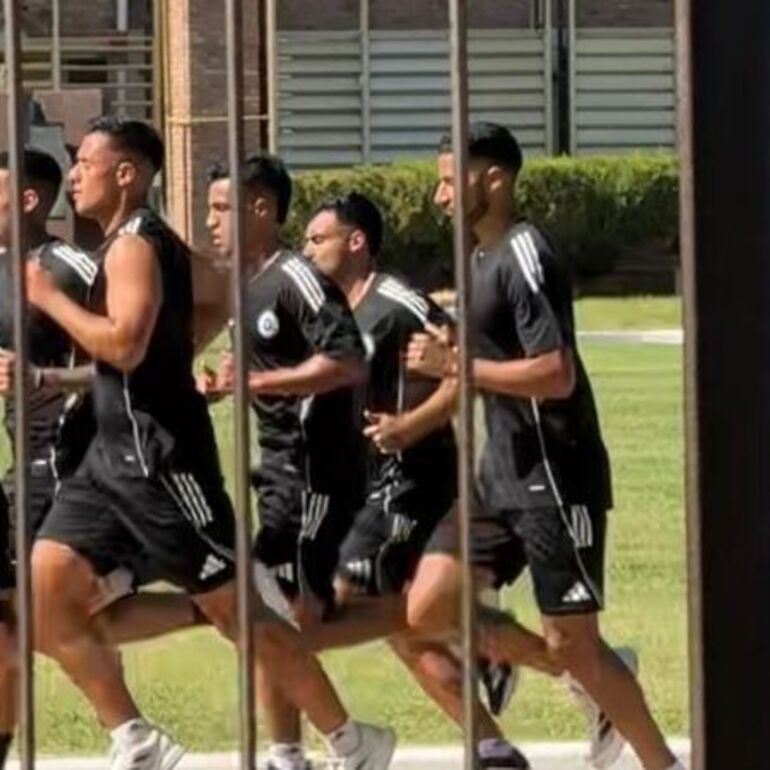 Imagen de El club de los Messi hace base en Funes: Leones FC traslada su pretemporada al predio que eligi&oacute; Bielsa