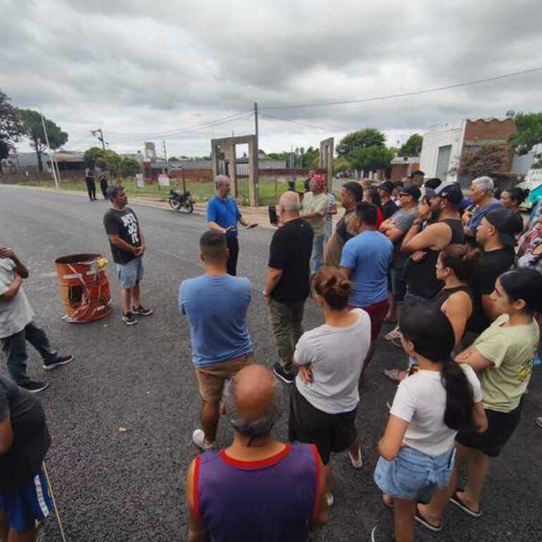 Imagen de Se cansaron, cortaron la ruta, obligaron a Tonelli a llegarse al lugar y consiguieron lo que quer&iacute;an