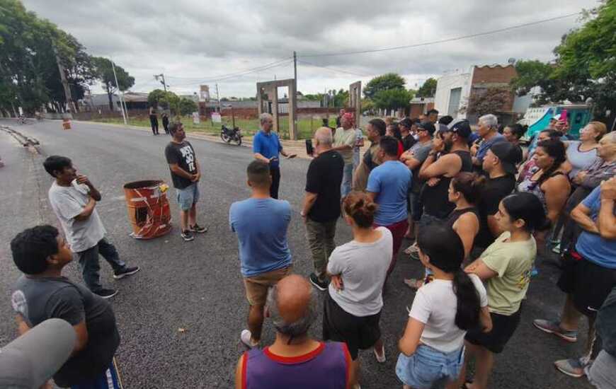 Imagen de Se cansaron, cortaron la ruta, obligaron a Tonelli a llegarse al lugar y consiguieron lo que quer&iacute;an