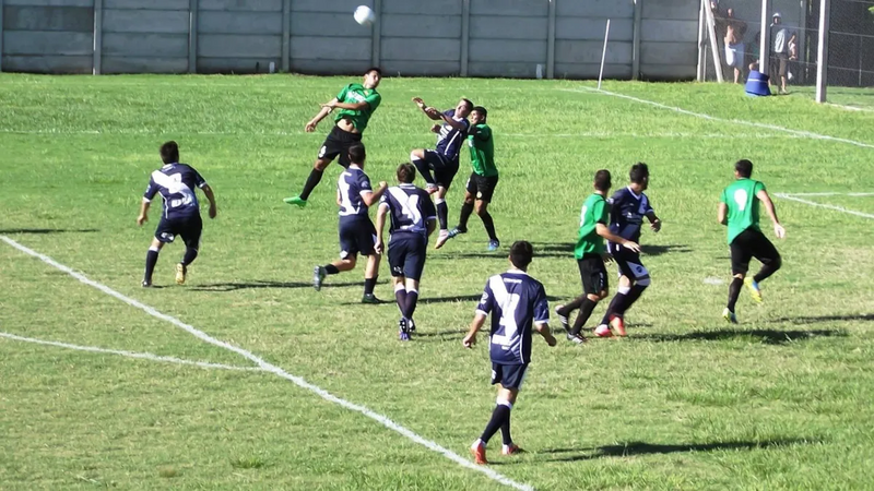 Imagen de Regional Amateur: PSM F&uacute;tbol cay&oacute; ante Ben Hur y qued&oacute; obligado a la heroica en Rafaela