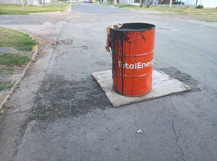 Imagen de Reclamo vecinal por falta de mantenimiento en Jos&eacute; Hern&aacute;ndez y Carlos Gardel