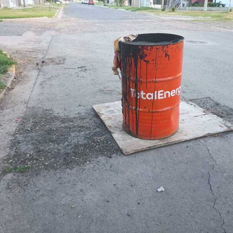 Imagen de Reclamo vecinal por falta de mantenimiento en Jos&eacute; Hern&aacute;ndez y Carlos Gardel