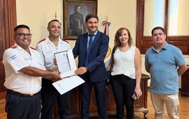 Imagen de Pueblo Esther: Pullaro entreg&oacute; un aporte y equipamientos al cuartel de bomberos voluntarios