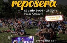 Imagen de El "Cine a la Reposera" llega a la Plaza Cozzoni para una noche bajo las estrellas