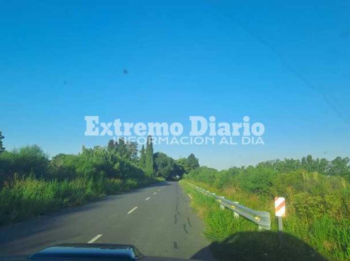 Imagen de Calle Garay hacia el r&iacute;o: Entre yuyales y abandono