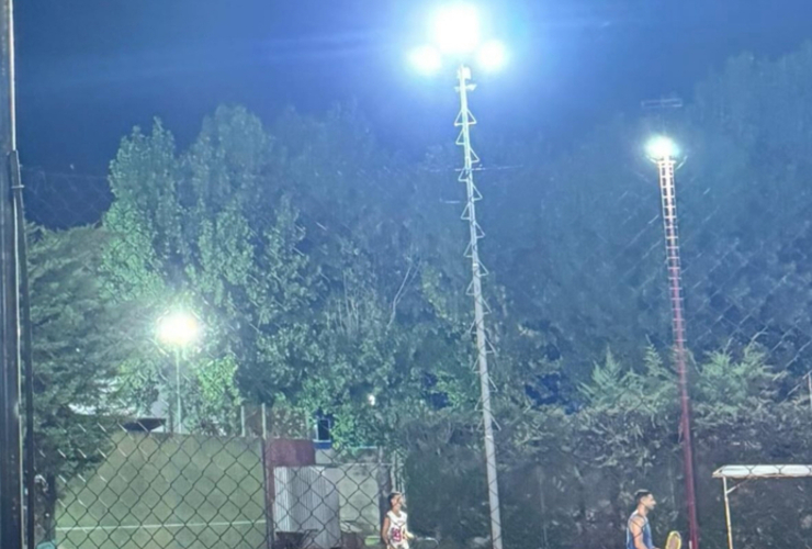 Imagen de Talleres tiene nueva iluminaci&oacute;n en sus canchas de Tenis