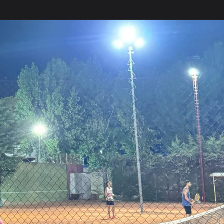 Imagen de Talleres tiene nueva iluminaci&oacute;n en sus canchas de Tenis