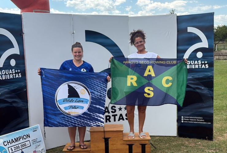 Imagen de Mariela Romagnoli del Rowing Club, obtuvo podios y medallas nadando en Aguas Abiertas en Entre R&iacute;os