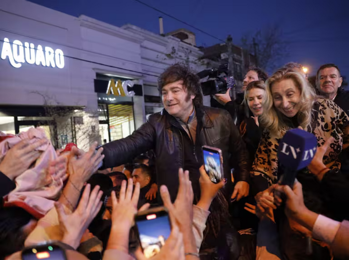 Imagen de El "Tour de la Gratitud": Javier Milei desembarca en Mar del Plata con caminata, festival y teatro
