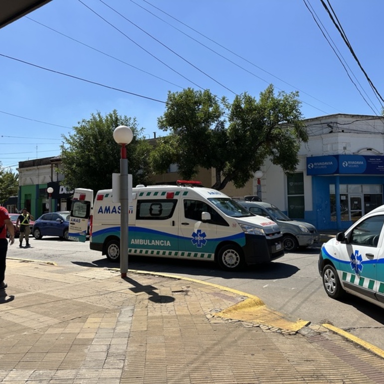Imagen de Accidente de tr&aacute;nsito entre un veh&iacute;culo y un peat&oacute;n en Libertad y Belgrano