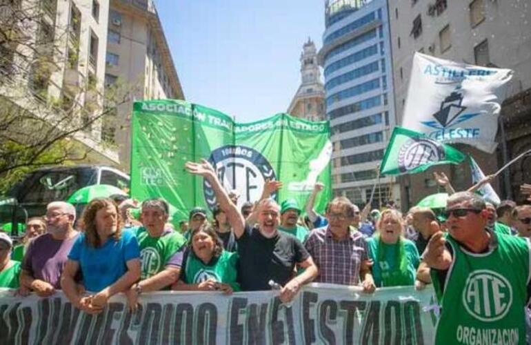 Imagen de Los gremios estatales lanzan un paro nacional para el 11 de febrero en rechazo a la reforma laboral