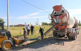 Imagen de Avanzan las obras de cord&oacute;n cuneta en el loteo municipal Mi Lote