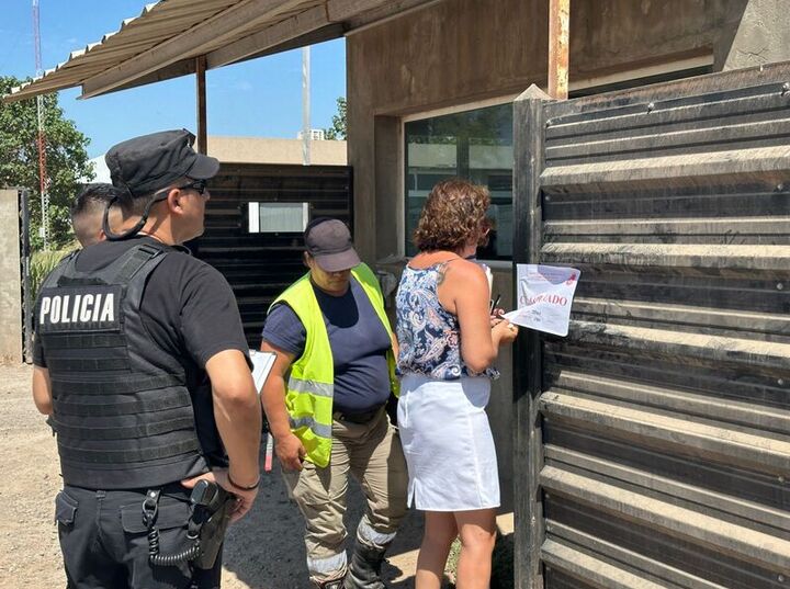 Imagen de Clausura preventiva a Worms SA por presunto vuelco de l&iacute;quidos contaminantes en el arroyo Seco
