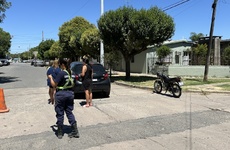 Imagen de Accidente de tr&aacute;nsito entre un auto y una moto en Ju&aacute;rez Celman y Sargento Cabral