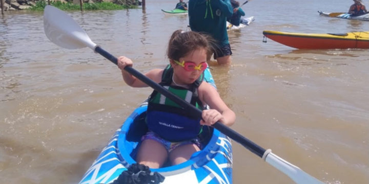 Imagen de Expedici&oacute;n Rowing: clase de Canotaje para los chicos de la colonia