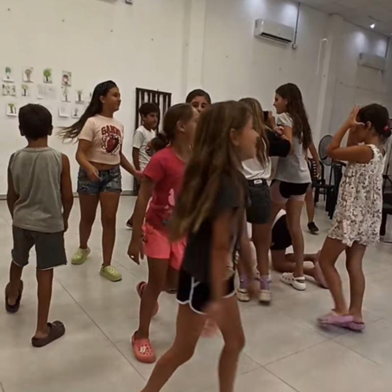 Imagen de Contin&uacute;a la Colonia de Pel&iacute;cula en el Centro Cultural de General Lagos