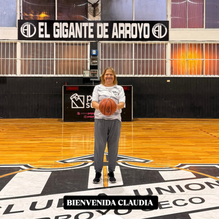 Imagen de Uni&oacute;n present&oacute; a Claudia Velizan, como nueva entrenadora de b&aacute;squet femenino