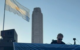 Imagen de Hist&oacute;rico: John Digweed hizo vibrar a una multitud en el Monumento a la Bandera
