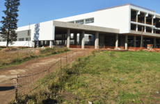 Imagen de El mi&eacute;rcoles arranca la obra del Hospital Regional Sur, pero la activaci&oacute;n del tercer carril a San Lorenzo deber&aacute; esperar