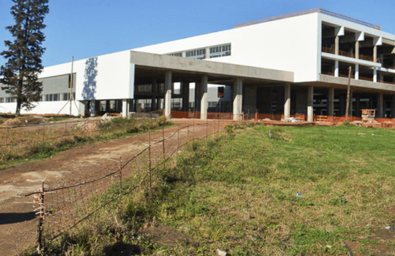 Imagen de El mi&eacute;rcoles arranca la obra del Hospital Regional Sur, pero la activaci&oacute;n del tercer carril a San Lorenzo deber&aacute; esperar