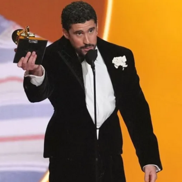 Imagen de Grammy 2026: Bad Bunny hace historia con el espa&ntilde;ol y Ca7riel & Paco Amoroso consagran el rock argentino