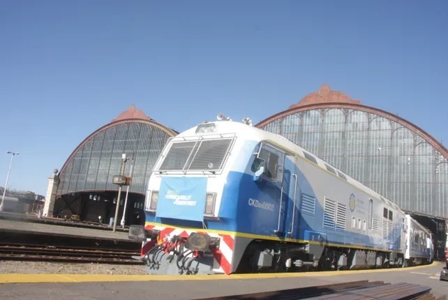 El servicio de tren entre Rosario y Retiro muestra una pronunciada ca&iacute;da en la cantidad de pasajeros bajo la actual gesti&oacute;n nacional.
