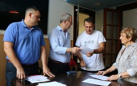 Imagen de El Gobierno Municipal entreg&oacute; 43 licencias de pesca a pescadores de la ciudad