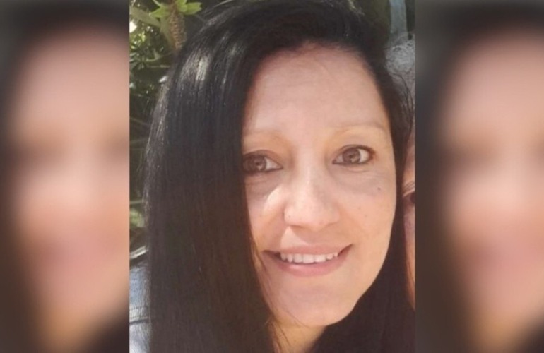 De contextura mediana, Jorgelina Ferroni tiene tatuajes en ambos tobillos, tez trigue&ntilde;a, ojos color marr&oacute;n y pelo largo negro.