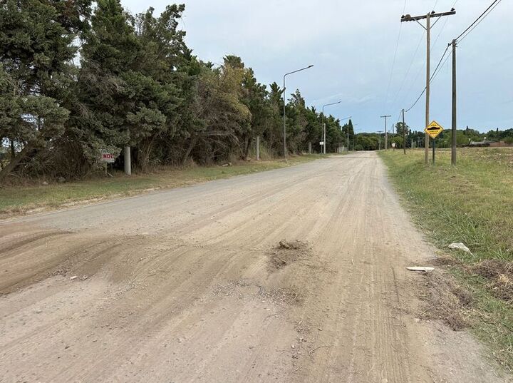 Imagen de Barrio Acevedo y zonas aleda&ntilde;as: lomos de burro precarios y falta de riego complican el tr&aacute;nsito y la salud