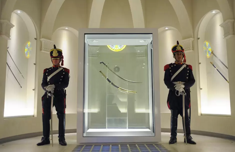 Imagen de Pol&eacute;mico traslado del sable corvo de San Mart&iacute;n a San Lorenzo: "Se deber&iacute;a usar una r&eacute;plica"