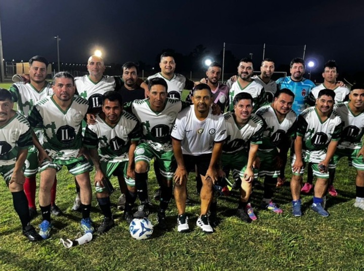Imagen de F&uacute;tbol: los Amigos de la Estaci&oacute;n juegan el Torneo de las Estrellas +35