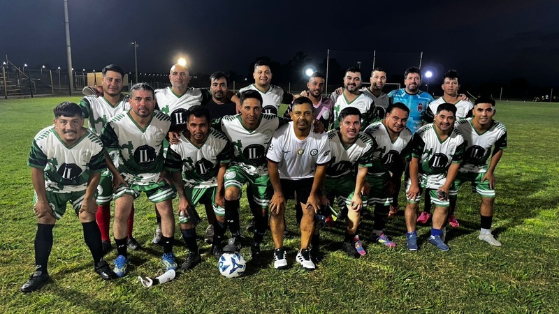 Imagen de F&uacute;tbol: los Amigos de la Estaci&oacute;n juegan el Torneo de las Estrellas +35