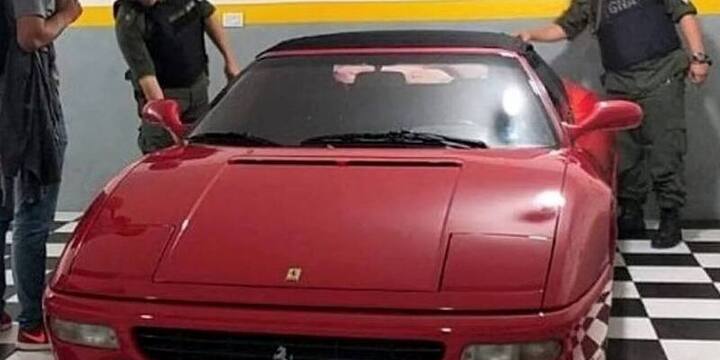 Imagen de Subastaron la Ferrari que perteneci&oacute; a Diego Maradona: estaba en manos de una poderosa banda narco
