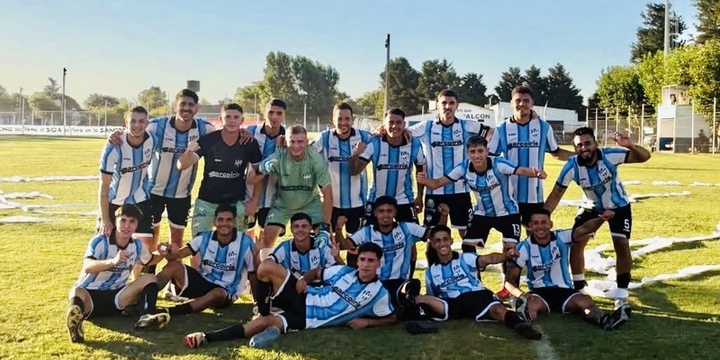 Imagen de Copa Federaci&oacute;n: Uni&oacute;n venci&oacute; 1-0 a Racing de Teodelina y avanz&oacute; a Octavos de Final