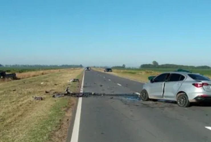 Imagen de Tragedia en la ruta 90: dos muertos tras un violento choque frontal entre Alcorta y Carreras
