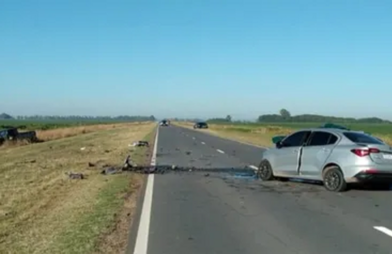 Imagen de Tragedia en la ruta 90: dos muertos tras un violento choque frontal entre Alcorta y Carreras