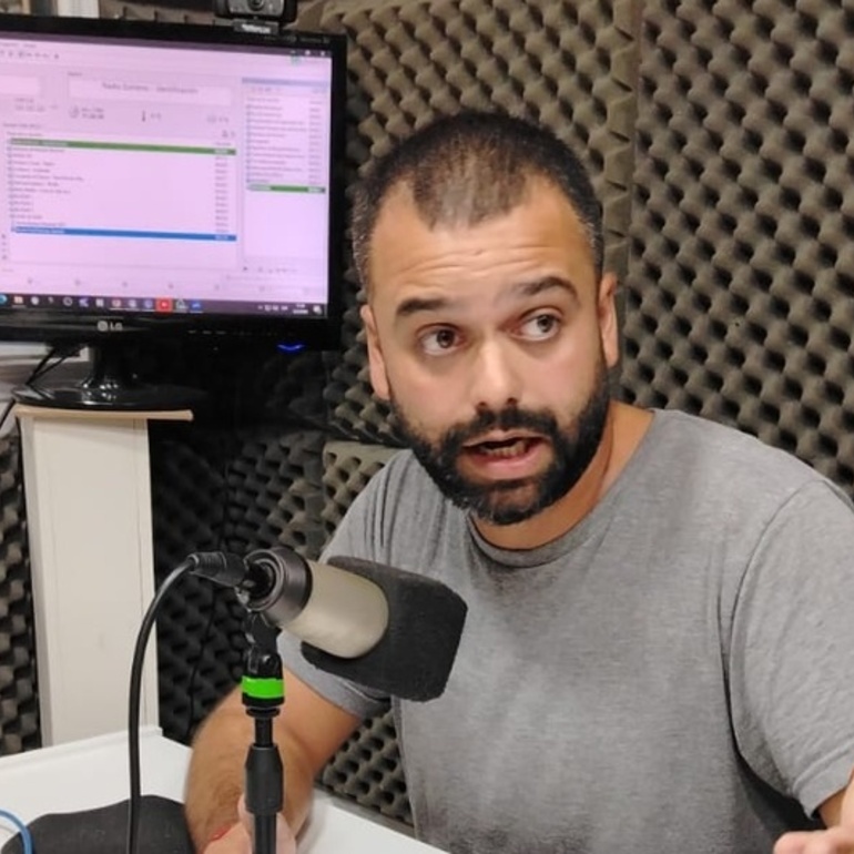 El concejal en vivo en �Dos & Pico�