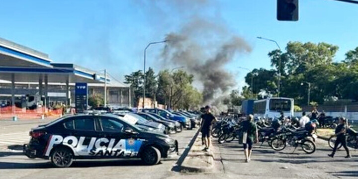 Imagen de Conflicto en Santa Fe: el gobierno provincial present&oacute; una nueva propuesta, pero la protesta policial se mantiene