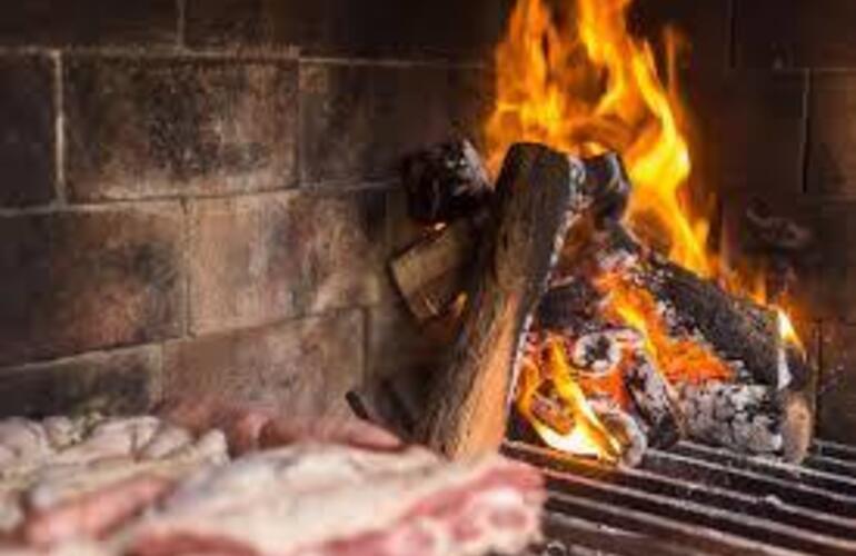 Imagen de Funes: dos hombres sufrieron graves quemaduras al intentar encender el fuego para un asado