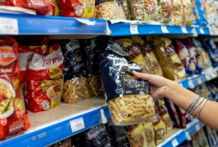 Imagen de Una familia necesit&oacute; en enero $1.360.000 para no ser pobre en Argentina, seg&uacute;n el Indec