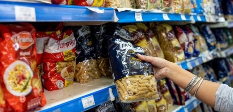 Imagen de Una familia necesit&oacute; en enero $1.360.000 para no ser pobre en Argentina, seg&uacute;n el Indec