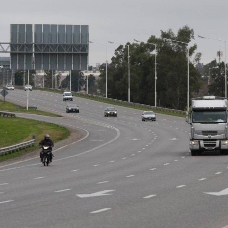 El hecho ocurri&oacute; este martes por la noche alrededor de las 23.30. La polic&iacute;a encontr&oacute; a la v&iacute;ctima fatal sobre la avenida.