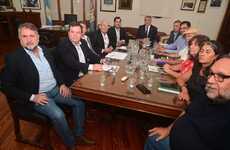 Imagen de Paritarias en Santa Fe: d&iacute;a decisivo para estatales y docentes ante la expectativa de una oferta salarial