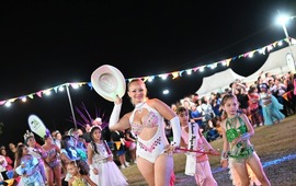 Imagen de Alvear vivi&oacute; una segunda noche de carnaval con concurrencia y una propuesta cultural diversa