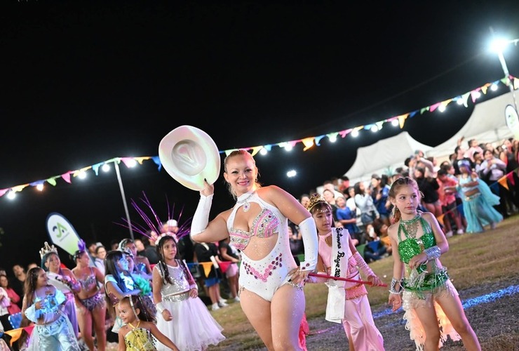 Imagen de Alvear vivi&oacute; una segunda noche de carnaval con concurrencia y una propuesta cultural diversa